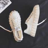 Model uni de adidași de damă cu șireturi și talpă plată - două modele