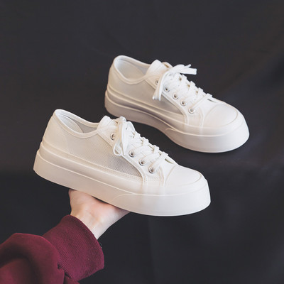 Model uni de adidași de damă cu șireturi și talpă plată - două modele