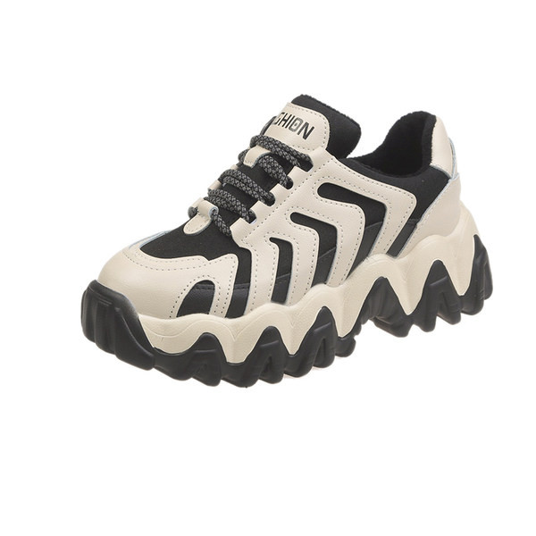 Adidași moderni de damă pentru sport și viața de zi cu zi