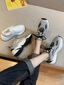 Jauns sieviešu kedu modelis ar šņorēm - trīs krāsās