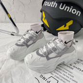 Jauns sieviešu kedu modelis ar raupju zoli