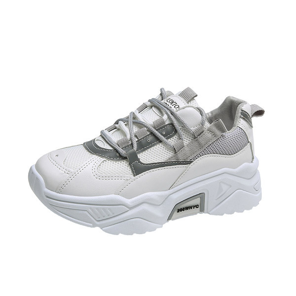 Jauns sieviešu kedu modelis ar raupju zoli