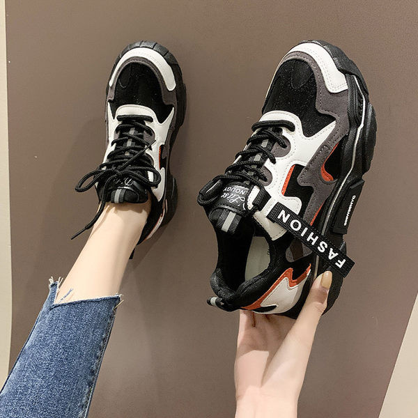 Pavasara kedas sievietēm no eko ādas