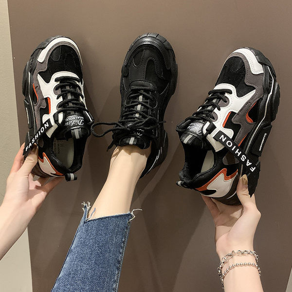 Pavasara kedas sievietēm no eko ādas