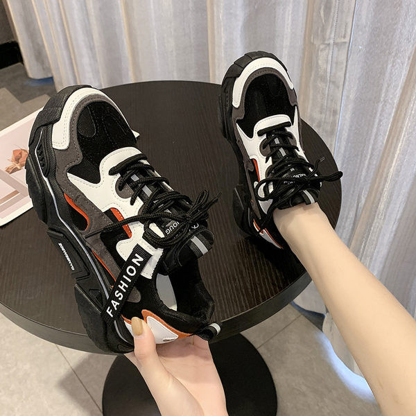 Pavasara kedas sievietēm no eko ādas