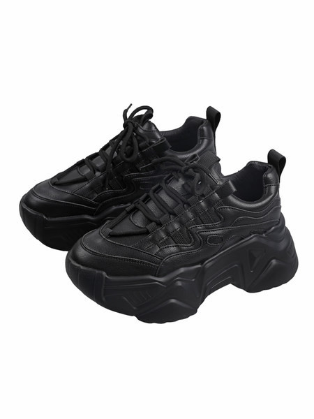 Model nou de adidași de damă cu talpă înaltă aspră și șireturi