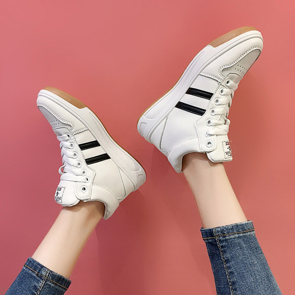 Sieviešu augstās kedas ar uzrakstu no eko ādas