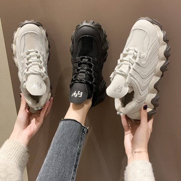 Model nou de adidasi de primavara din piele ecologica cu talpa aspra