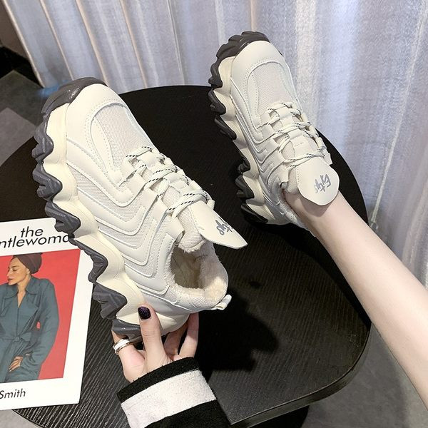 Model nou de adidasi de primavara din piele ecologica cu talpa aspra