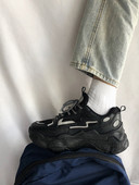 Ikdienas kedas ar raupju zoli un mežģīnēm trīs krāsās