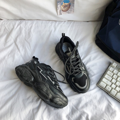 Ikdienas kedas ar raupju zoli un mežģīnēm trīs krāsās