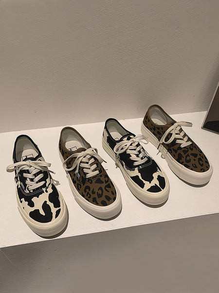 Γυναικεία αθλητικά παπούτσια με άνιμαλ εκτύπωση