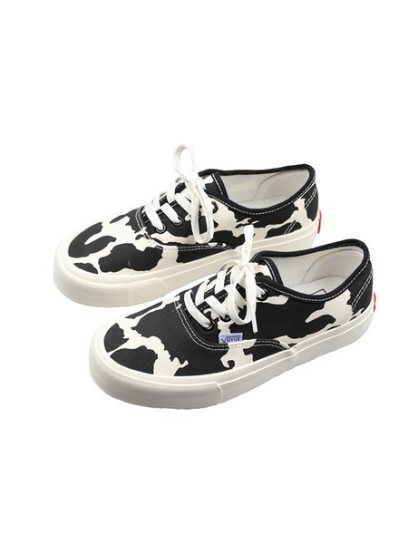 Γυναικεία αθλητικά παπούτσια με άνιμαλ εκτύπωση