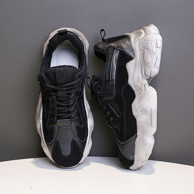 Jauns kedu modelis ar šņorēm un raupju zoli