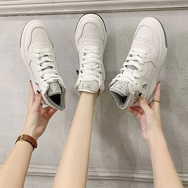 Adidași înalți de damă cu inscripție și șireturi