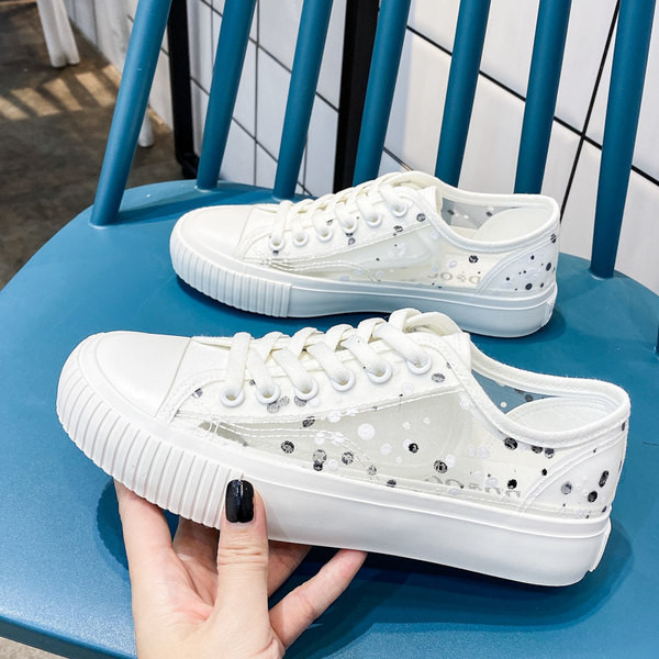 Vasarai piemērotas ikdienas sieviešu kedas ar plakanām zolēm