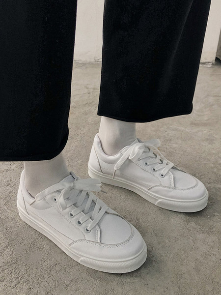 Ikdienas sieviešu kedas - tīrs modelis