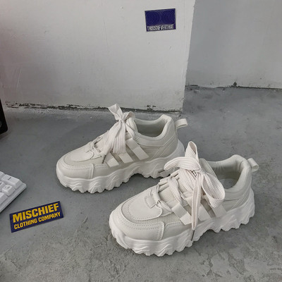 Jauns kedu modelis ar raupju zoli un šņorēm - divu krāsu