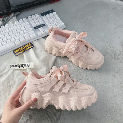 Jauns kedu modelis ar raupju zoli un šņorēm - divu krāsu