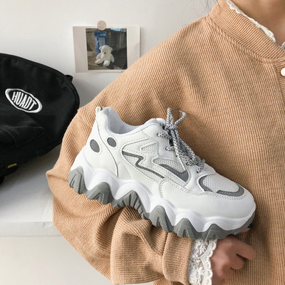 Ikdienas sieviešu kedas ar raupju zoli