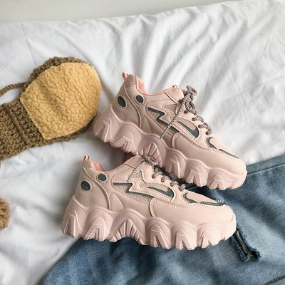 Ikdienas sieviešu kedas ar raupju zoli