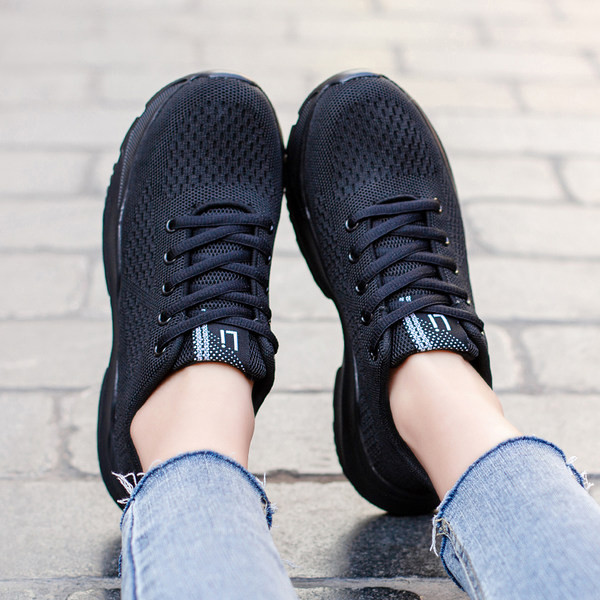 Sieviešu ikdienas kedas ar plakanu zoli - izgatavotas no tekstila