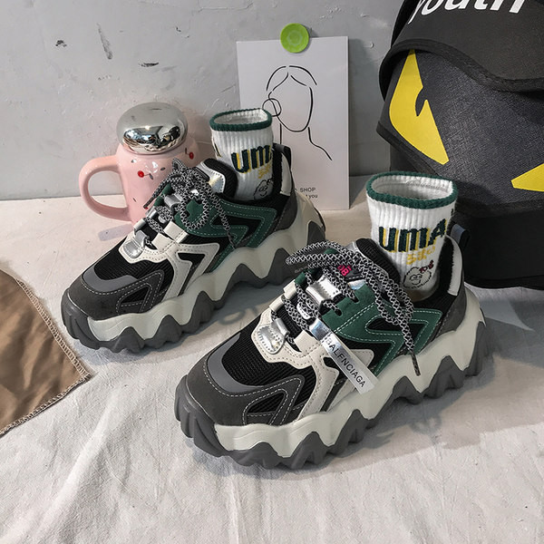 Pavasara kedas no mākslīgās ādas un zamšādas ar šņorēm