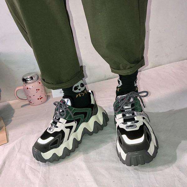 Pavasara kedas no mākslīgās ādas un zamšādas ar šņorēm