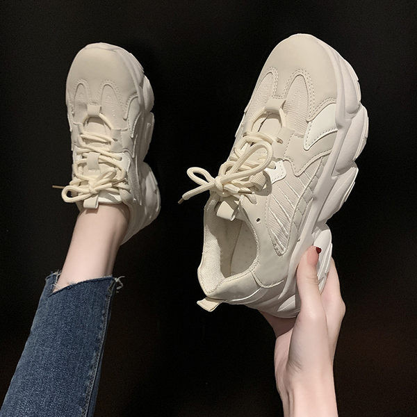 Jauns ikdienas kedu modelis ar raupju zoli