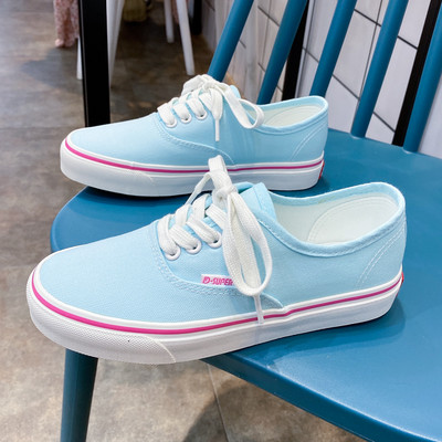 Ikdienas sieviešu kedas ar plakanām zolēm un šņorēm - vairākās krāsās