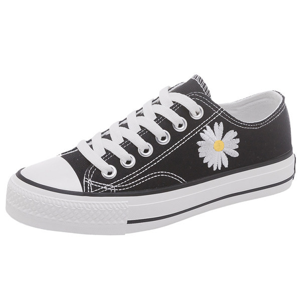 Jauns sieviešu kedu modelis ar izšuvumiem un saitēm