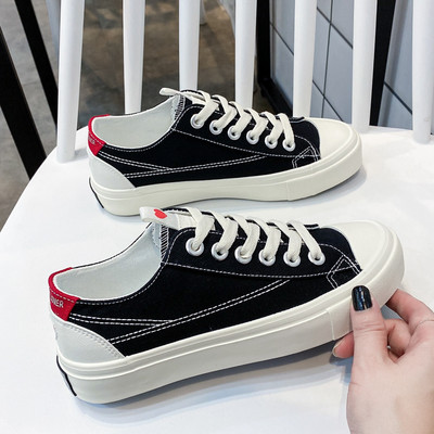 Jauns sieviešu kedu modelis no tekstila ar šņorēm