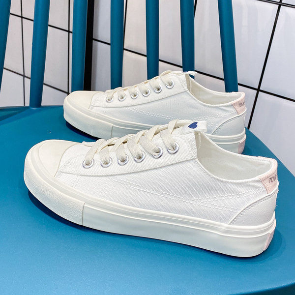 Jauns sieviešu kedu modelis no tekstila ar šņorēm