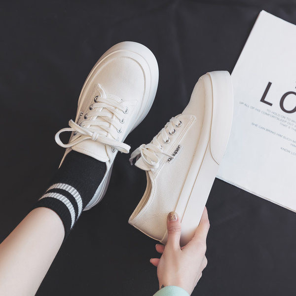 Adidași de damă de culoare uni cu șireturi și lenjerie intima plată