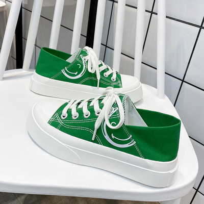 Sporta un ikdienas sieviešu kedas ar mežģīnēm un plakanu zoli