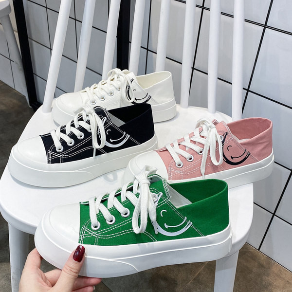 Sporta un ikdienas sieviešu kedas ar mežģīnēm un plakanu zoli