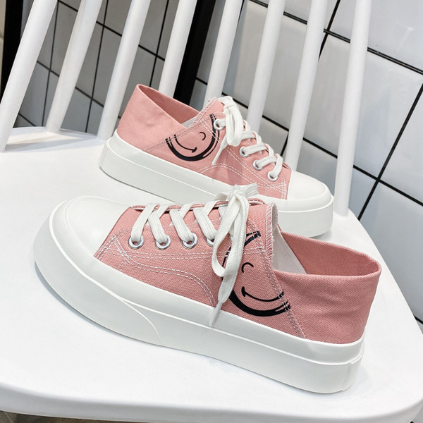 Sporta un ikdienas sieviešu kedas ar mežģīnēm un plakanu zoli