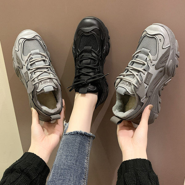 Sieviešu eko-ādas kedas ar rupju zoli un šņorēm