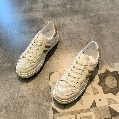 Sieviešu kedas no eko ādas ar šņorēm un plakanu zoli