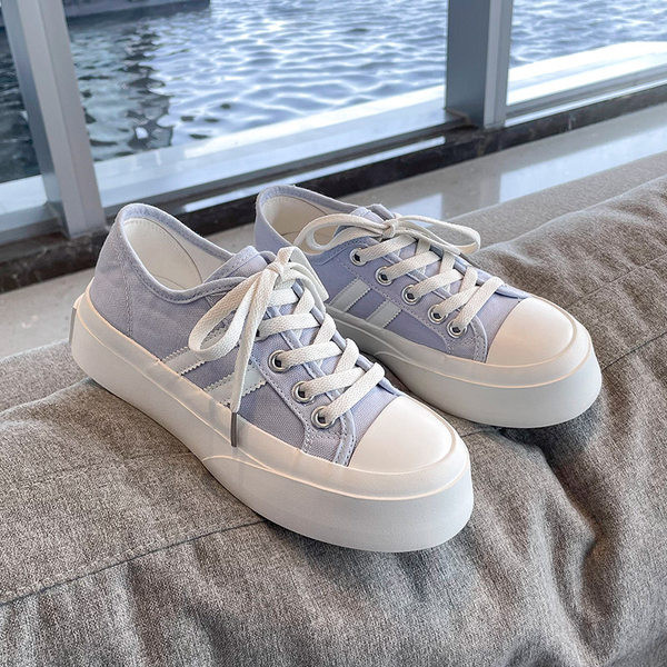 Μοντέρνα γυναικεία  γυναικεία αθλητικά παπούτσια  με σόλα πάχους 4 cm σε δύο χρώματα