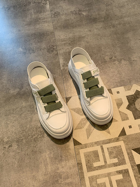 Ležerne ženske tenisice s ravnim potplatom i zakrpama