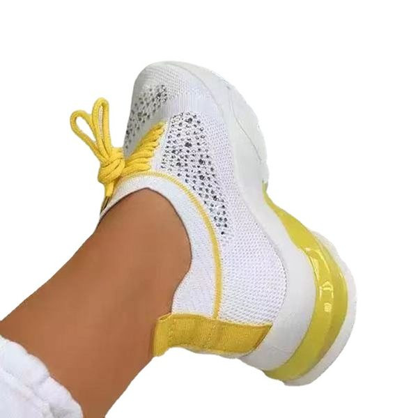 Jauna modeļa pavasara kedas no tekstila un dekorācijas akmeņiem