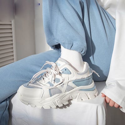 Ikdienas sieviešu kedas ar raupju zoli un mežģīnēm