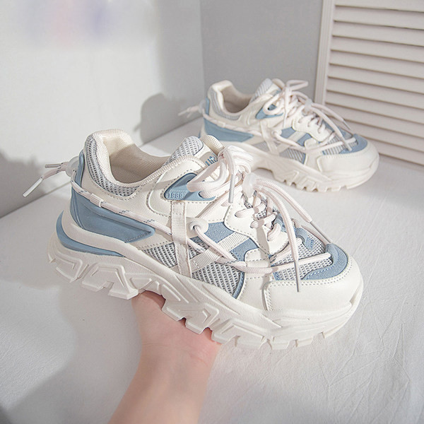 Ikdienas sieviešu kedas ar raupju zoli un mežģīnēm