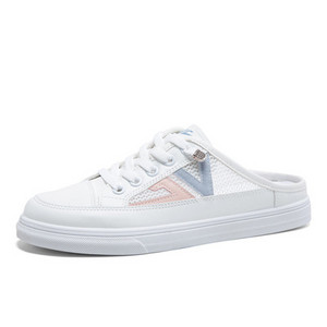 Sieviešu elpojošas kedas ar izšuvumu un uzrakstu