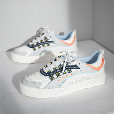 Jauns sieviešu kedu modelis ar plakanu zoli - divu krāsu