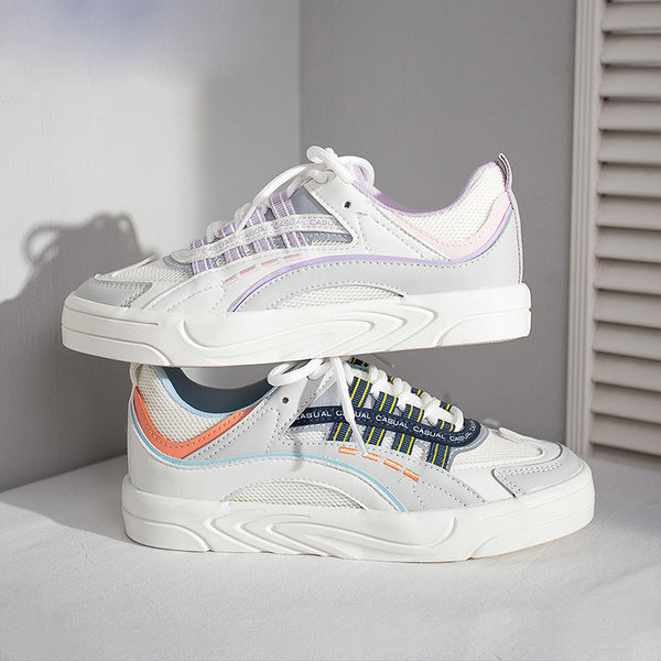 Jauns sieviešu kedu modelis ar plakanu zoli - divu krāsu