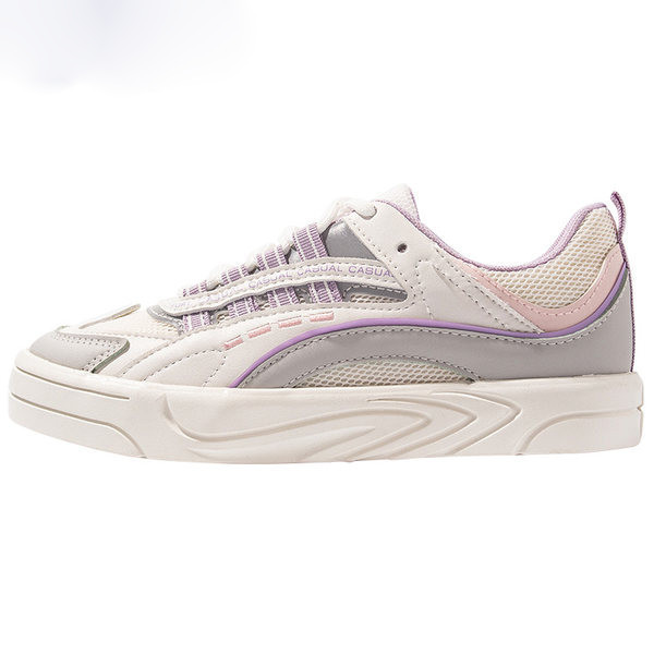 Jauns sieviešu kedu modelis ar plakanu zoli - divu krāsu