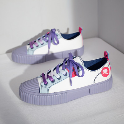 Νέο μοντέλο χρωματιστά γυναικεία αθλητικά παπούτσια με επίπεδη σόλα