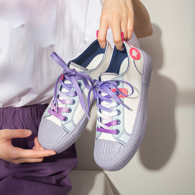 Νέο μοντέλο χρωματιστά γυναικεία αθλητικά παπούτσια με επίπεδη σόλα